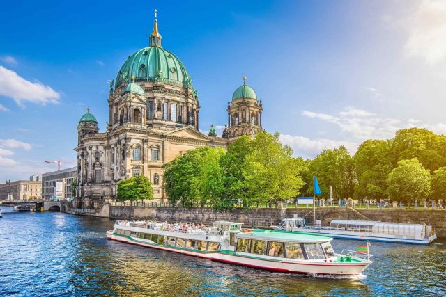 https://gabydieltravel.com/wp-content/uploads/2018/09/destination-berlin-02-640x427.jpg