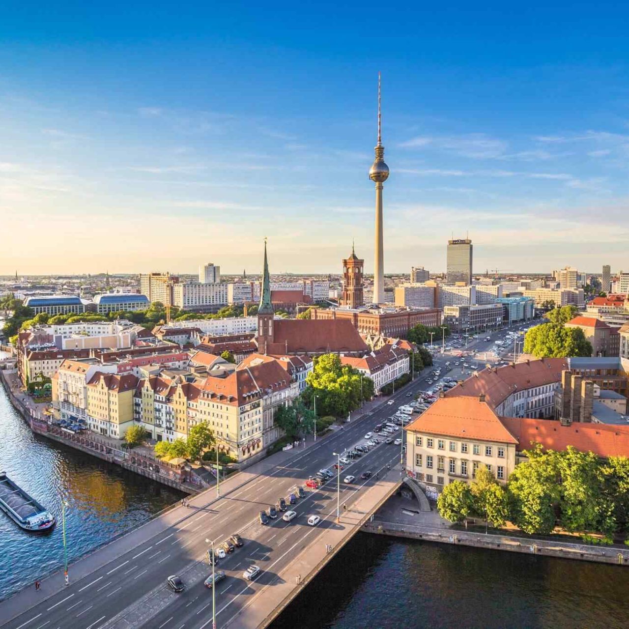 https://gabydieltravel.com/wp-content/uploads/2018/09/destination-berlin-05-1280x1280.jpg