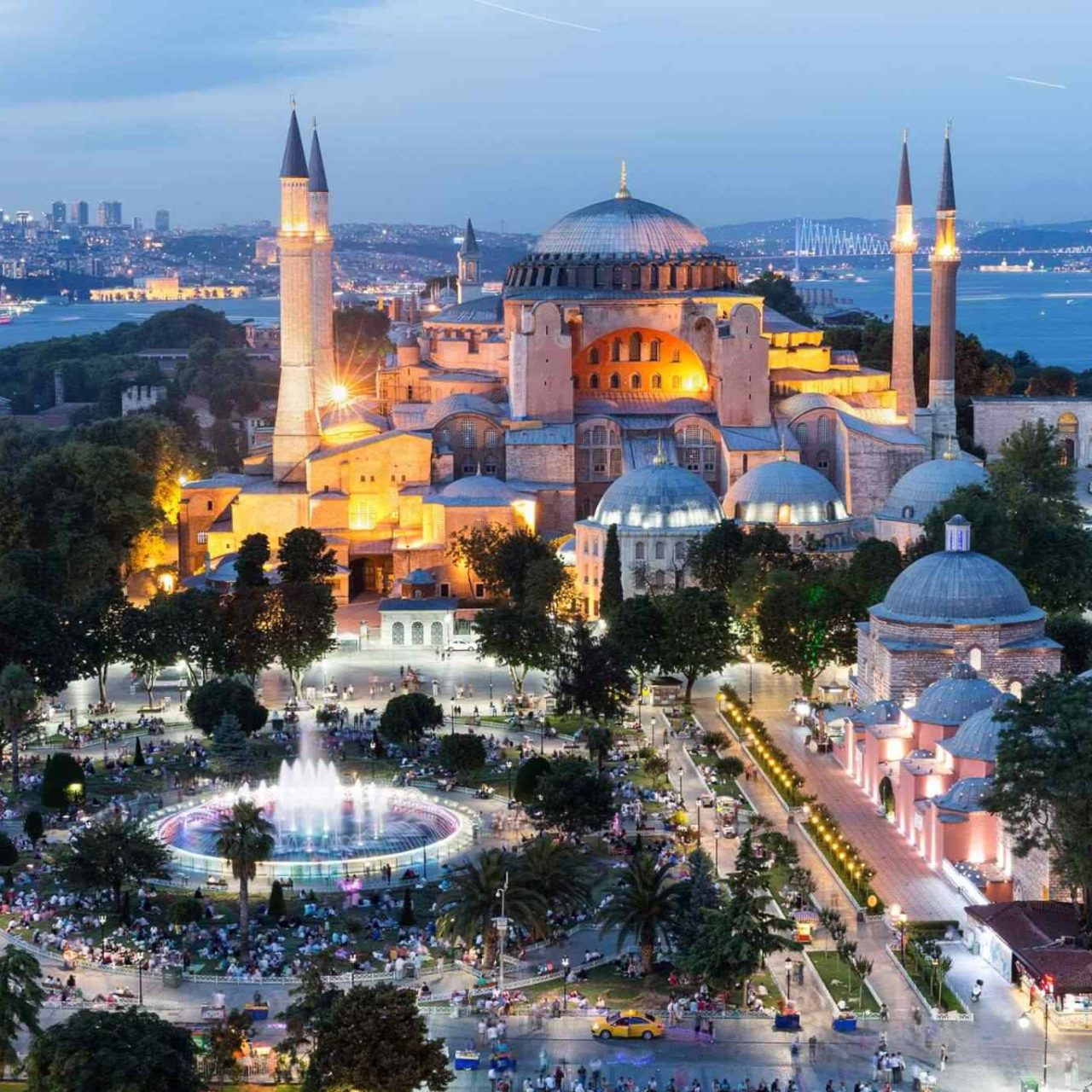 https://gabydieltravel.com/wp-content/uploads/2018/09/destination-istanbul-02-1280x1280.jpg