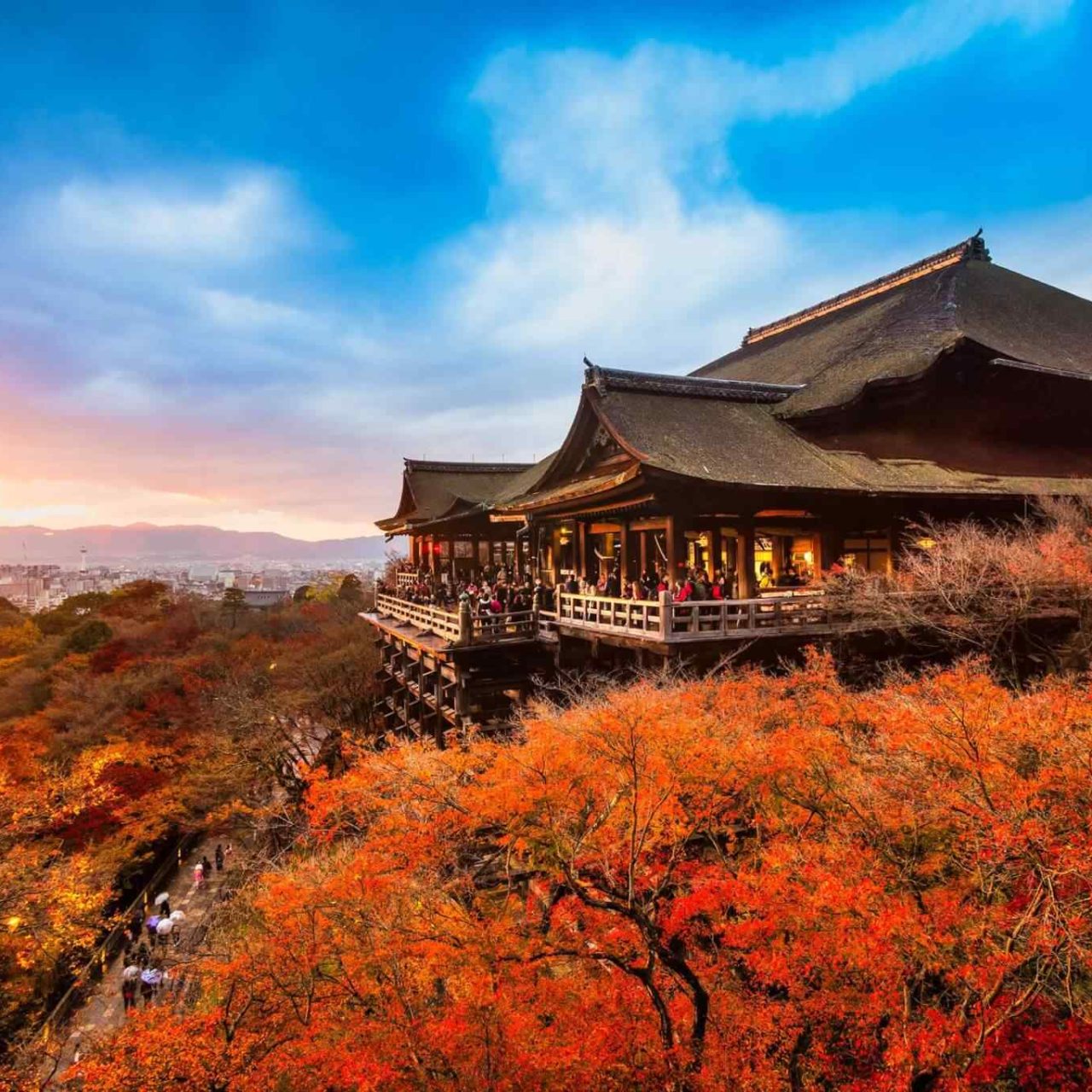https://gabydieltravel.com/wp-content/uploads/2018/09/destination-kyoto-01-1280x1280.jpg
