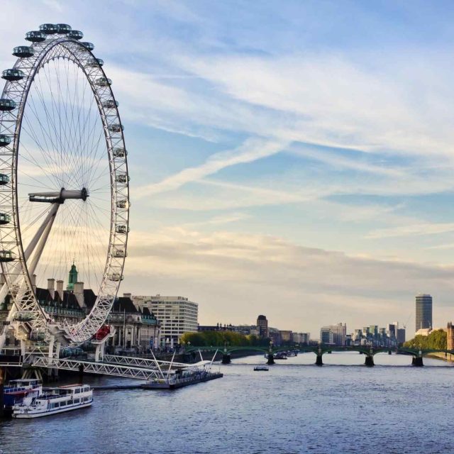 https://gabydieltravel.com/wp-content/uploads/2018/09/destination-london-01-640x640.jpg